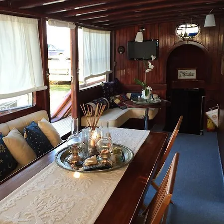 Botel Regina Del Sud Formia